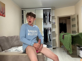 Virgin straight boy uses a sex toy for the first time!! / big dick (23cm) /